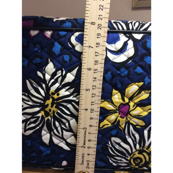 Vera Bradley Carryall Travel Shoulder Bag Suitcase African Violet Floral 18"x12" - Picture 15 of 15